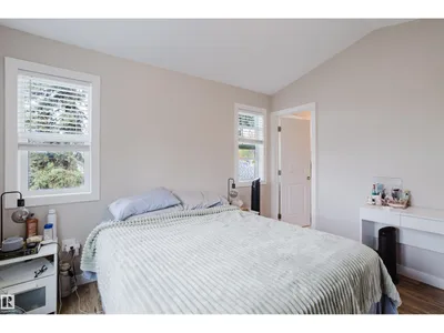 10204 - 10210 113 AV NW photo 31