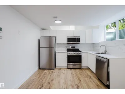 10204 - 10210 113 AV NW photo 35