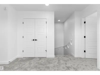 20615 43 AV NW photo 27