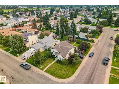 7503 190 ST NW photo 4