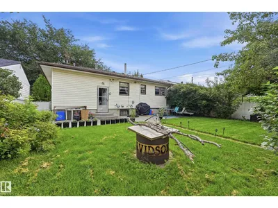 11622 133 ST NW photo 22