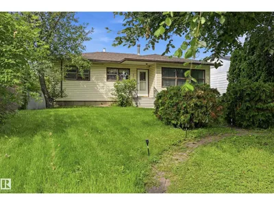 11622 133 ST NW photo 29