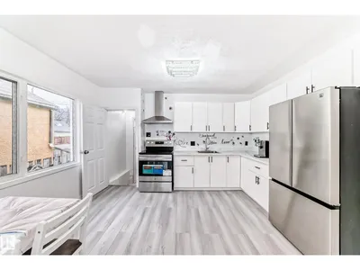 9221 110 AV NW photo 10