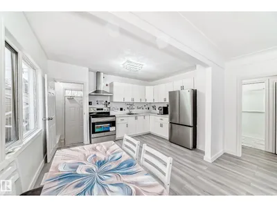 9221 110 AV NW photo 13