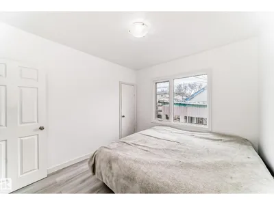 9221 110 AV NW photo 15