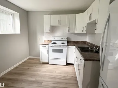 12764 118 ST NW photo 16