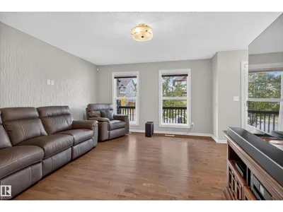 821 36A AV NW photo 4