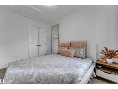 17833 70A ST NW photo 33
