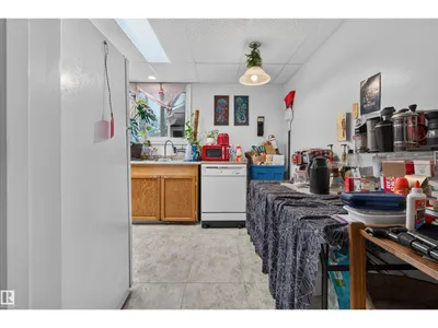 10831 80 AV NW photo 13