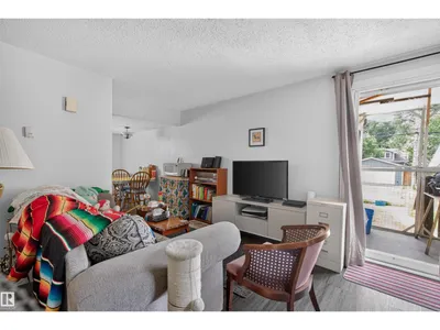 10831 80 AV NW photo 24