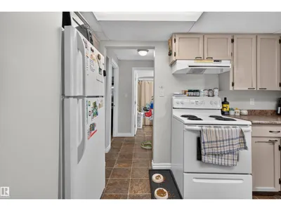 10831 80 AV NW photo 29