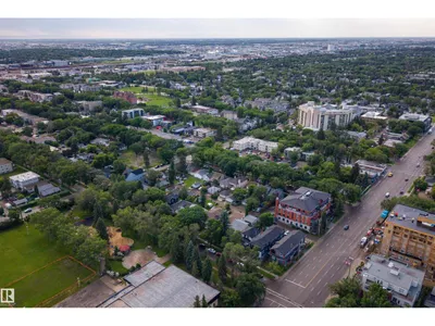10831 80 AV NW photo 36