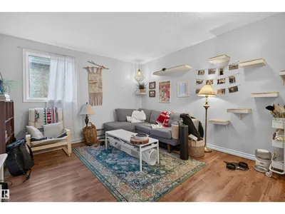 10831 80 AV NW photo 5