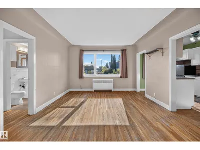#7 11614 112 AV NW photo 11