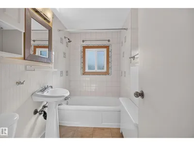 #7 11614 112 AV NW photo 17
