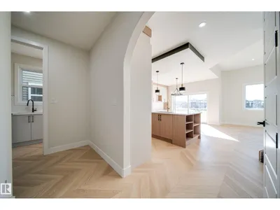 8523 183 AV NW photo 4