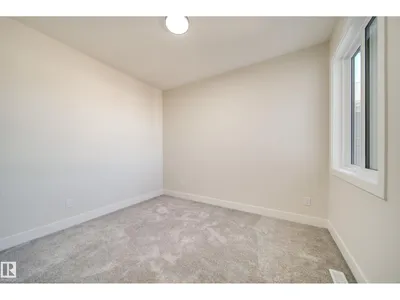 8523 183 AV NW photo 29