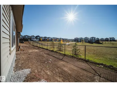 8523 183 AV NW photo 38