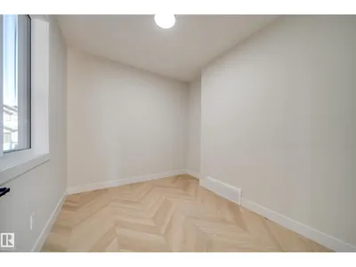 8523 183 AV NW photo 5