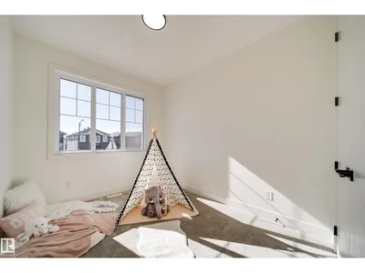 8752 183 AV NW photo 24