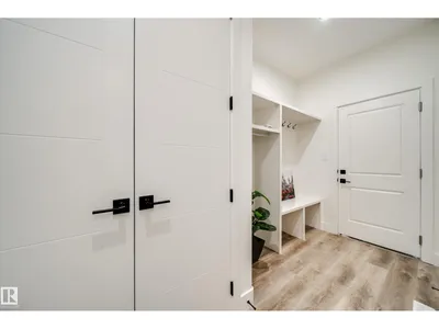 8752 183 AV NW photo 5