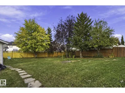 4423 36A ST NW photo 37