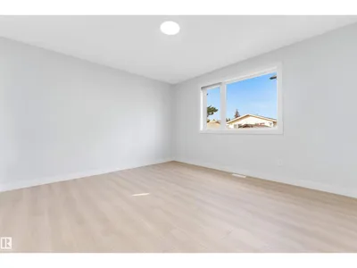 3432 60 ST NW photo 9