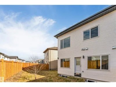 1428 11 AV NW photo 6