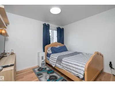 11236 40 AV NW photo 29