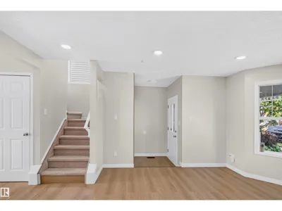 4409 150 AV NW photo 14