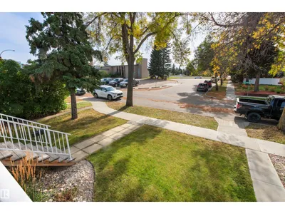 10550, 10552 62 AV NW photo 41
