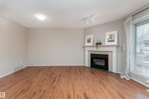 121 BULYEA RD NW photo 2