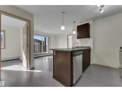 #320 3357 16A AV NW photo 13