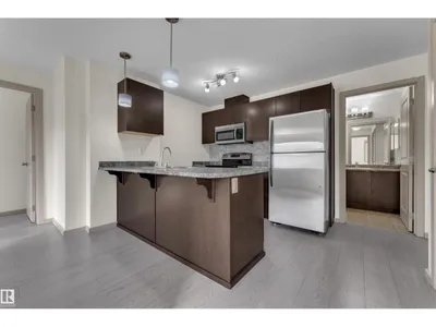 #320 3357 16A AV NW photo 17