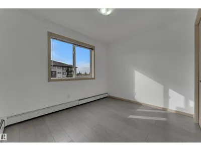 #320 3357 16A AV NW photo 21