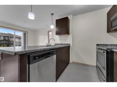 #320 3357 16A AV NW photo 25