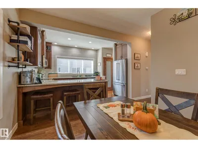 22015 97 AV NW photo 12