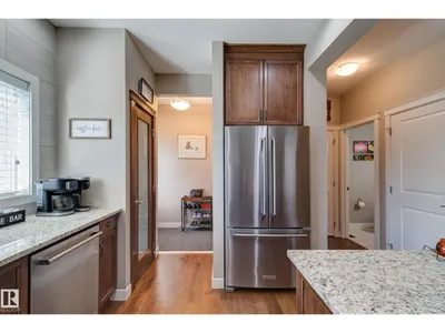 22015 97 AV NW photo 17