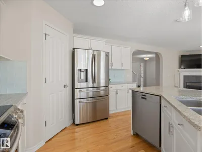 11531 11 AV SW photo 11