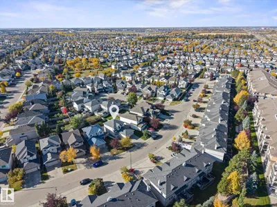 11531 11 AV SW photo 37