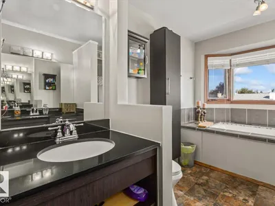 8015 158 AV NW photo 30