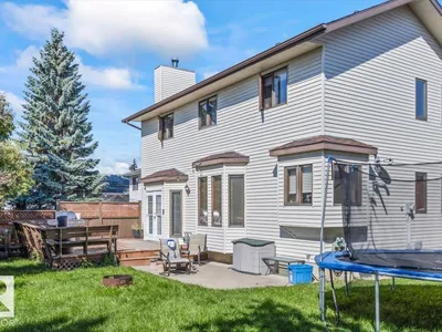 8015 158 AV NW photo 44