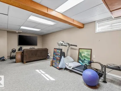 8015 158 AV NW photo 36