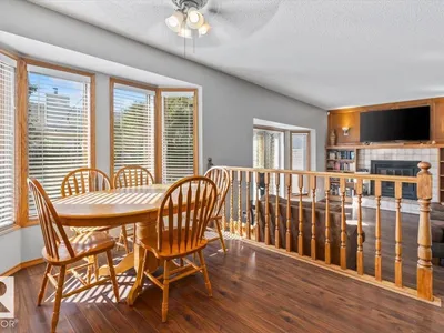 8015 158 AV NW photo 13