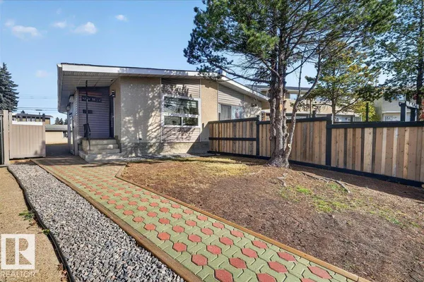 10716 51 AV NW photo 3