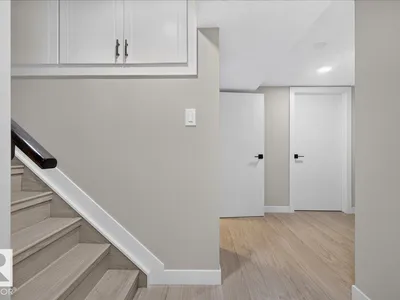10716 51 AV NW photo 32