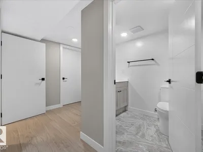 10716 51 AV NW photo 33