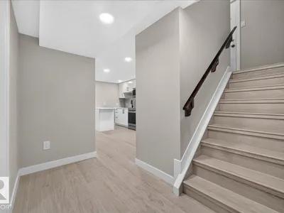 10716 51 AV NW photo 34