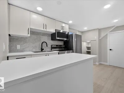 10716 51 AV NW photo 39