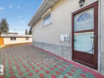 10716 51 AV NW photo 50